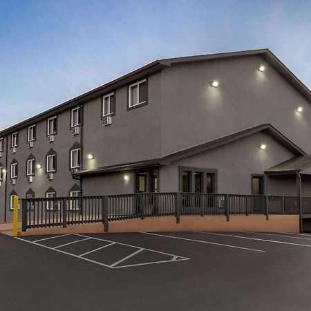 Super 8 By Wyndham Columbus Edinburgh Motel Exterior photo