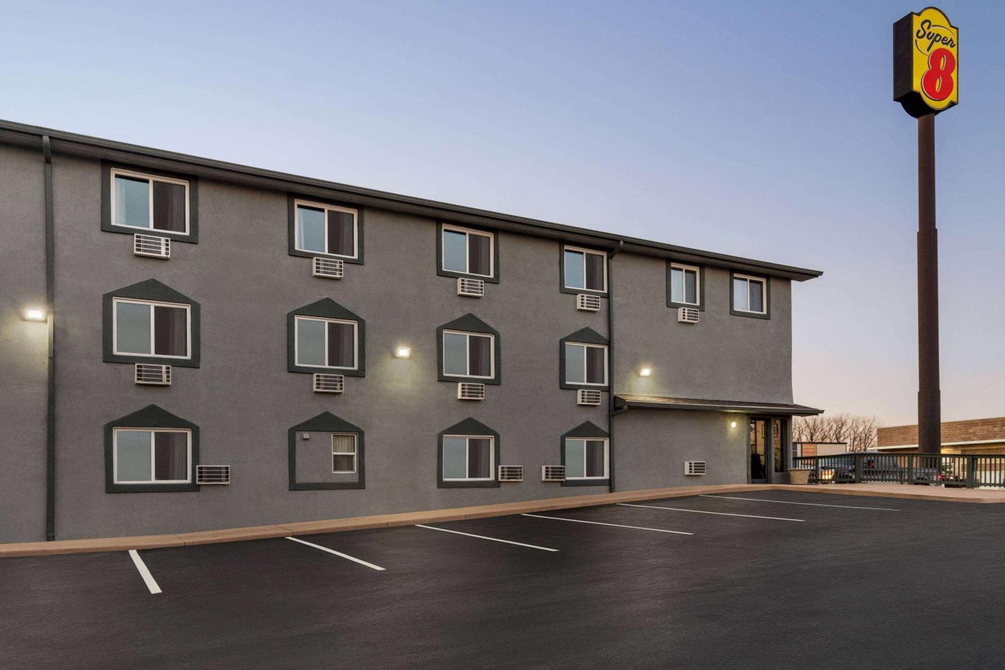 Super 8 By Wyndham Columbus Edinburgh Motel Exterior photo